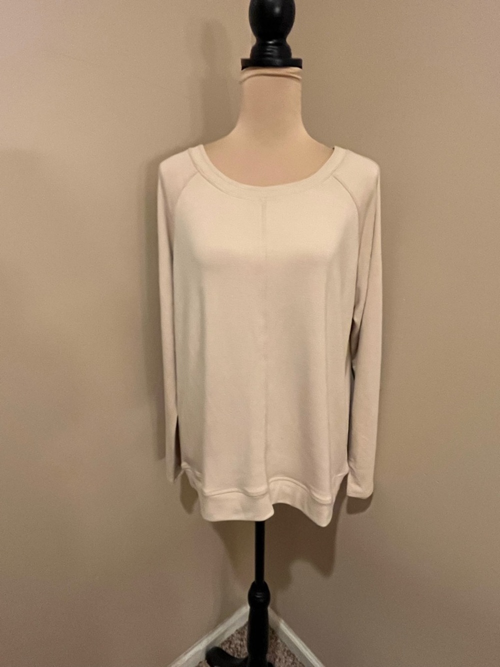 Lumiere Soft Candle-Light Raglan Long-Sleeve Crew Neck, seaming, size Large